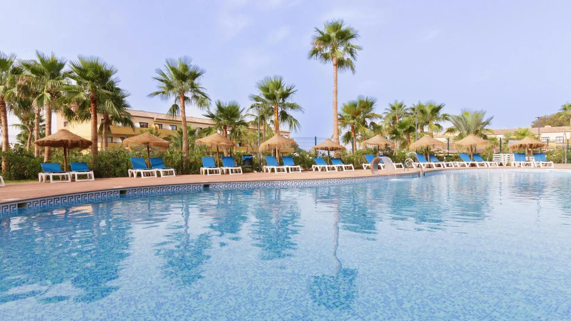 5 Hoteles Familiares Cerca de Aquatropic que Merecen tu Reserva
