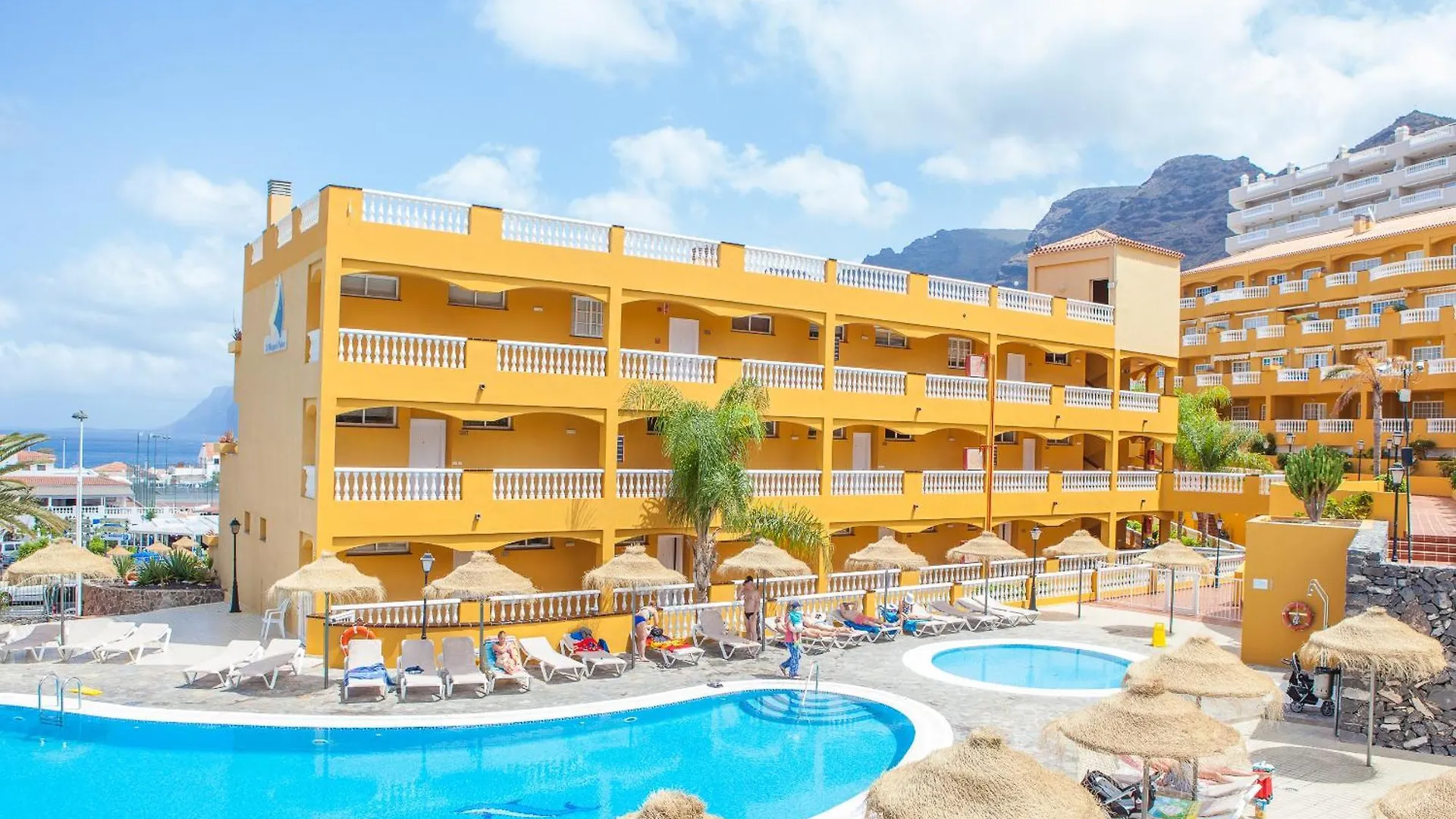 5 Hoteles Familiares cerca de Playa de La Arena que Vale la Pena
