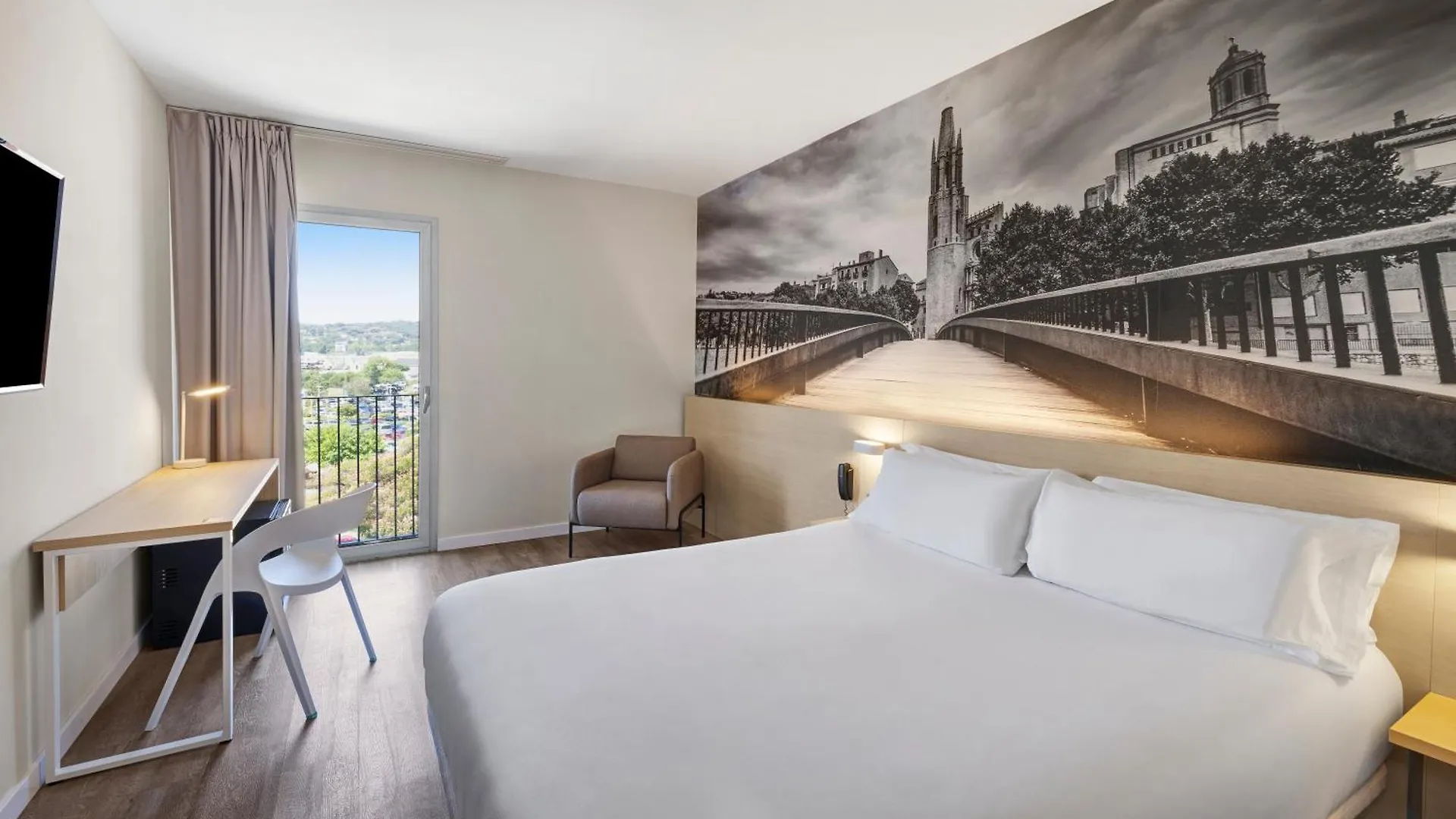 Alojarte cerca del Passeig de la Muralla: 4 hoteles de diseño comparados