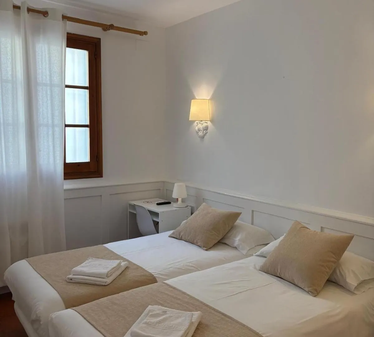 8 Hoteles Baratos en Costa de Barcelona Que Vale la Pena Reservar