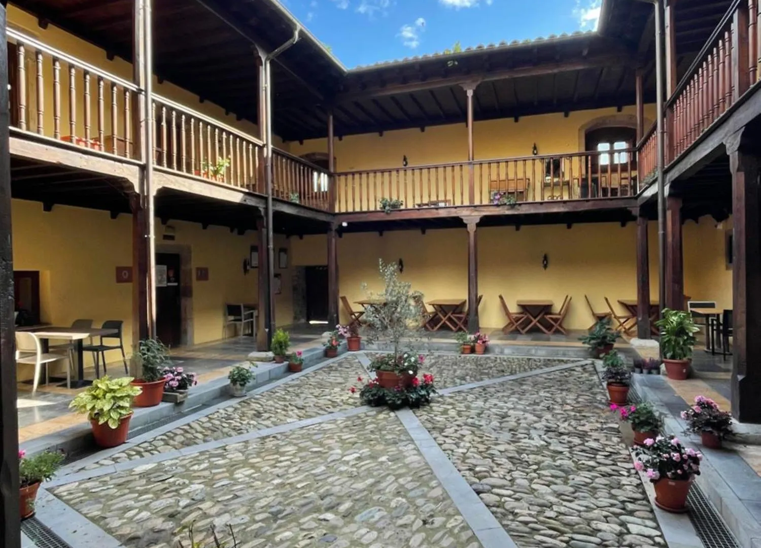 Dónde Alojarse en Asturias: 15 Hoteles 2 Estrellas que Vale la Pena
