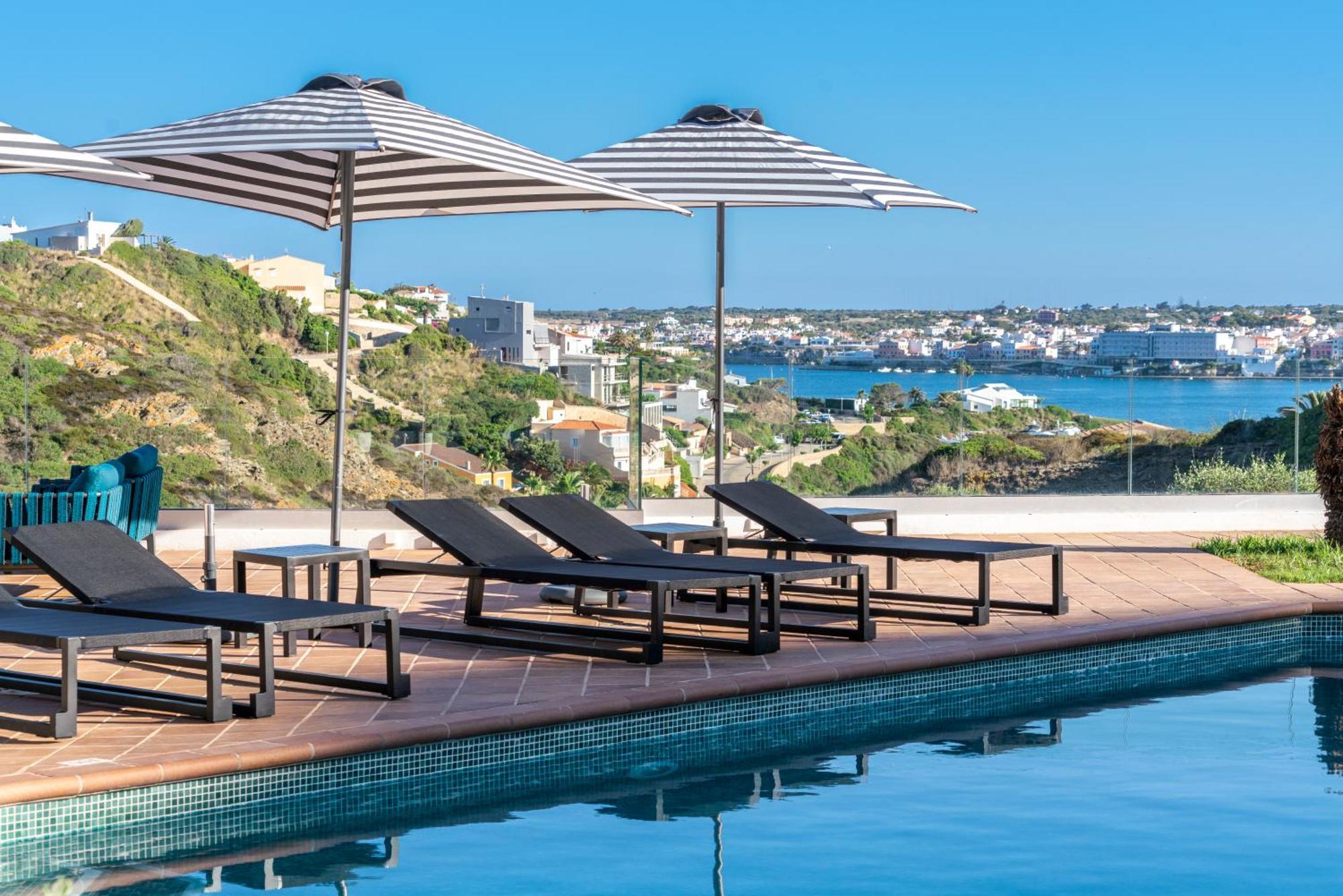 4 Hoteles de Playa cerca del Puerto de Mahón que Merecen Atención