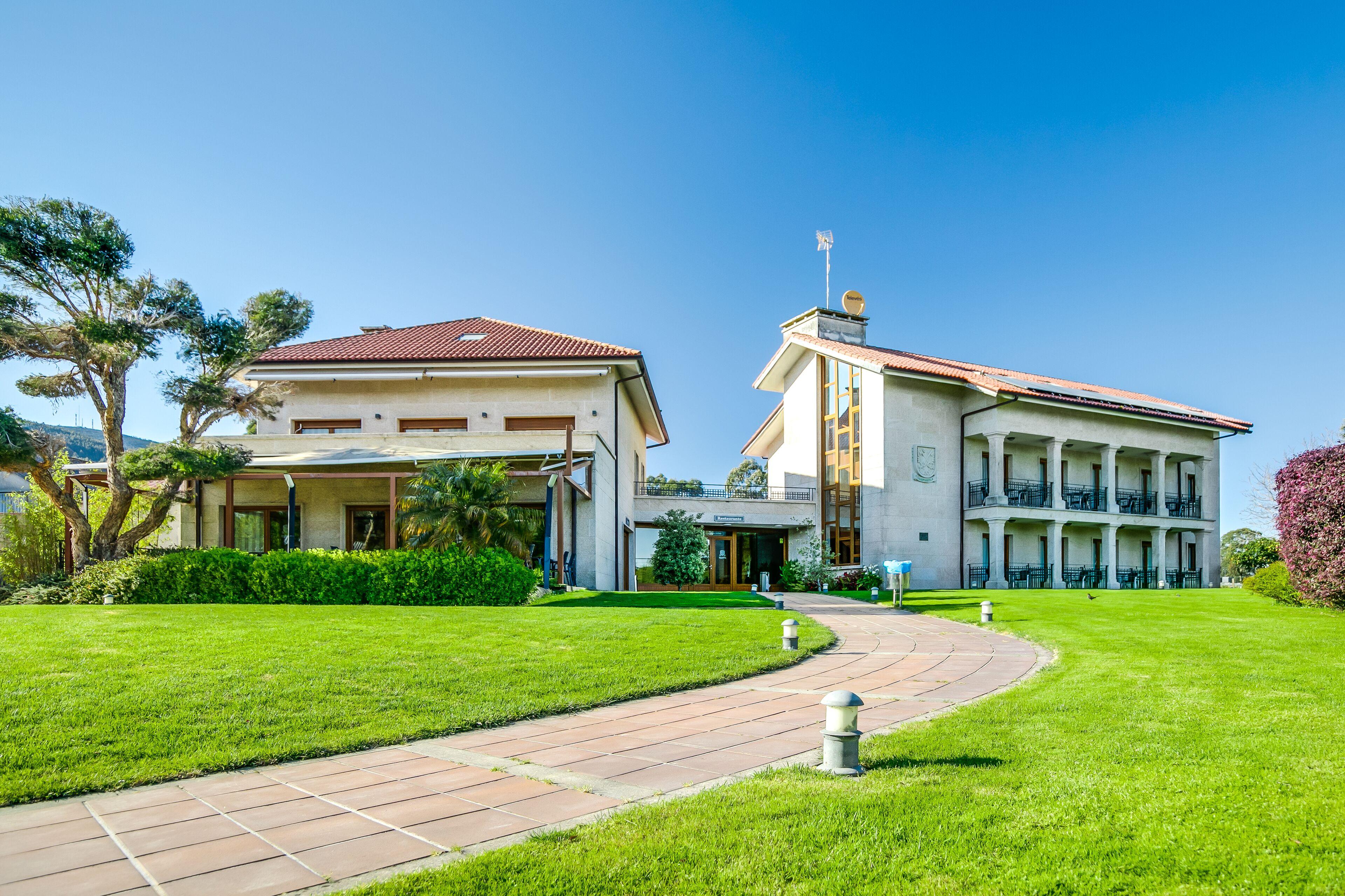 Alojarte cerca de Empresarios Galaico Portugueses: 4 Hoteles para Parejas Comparados