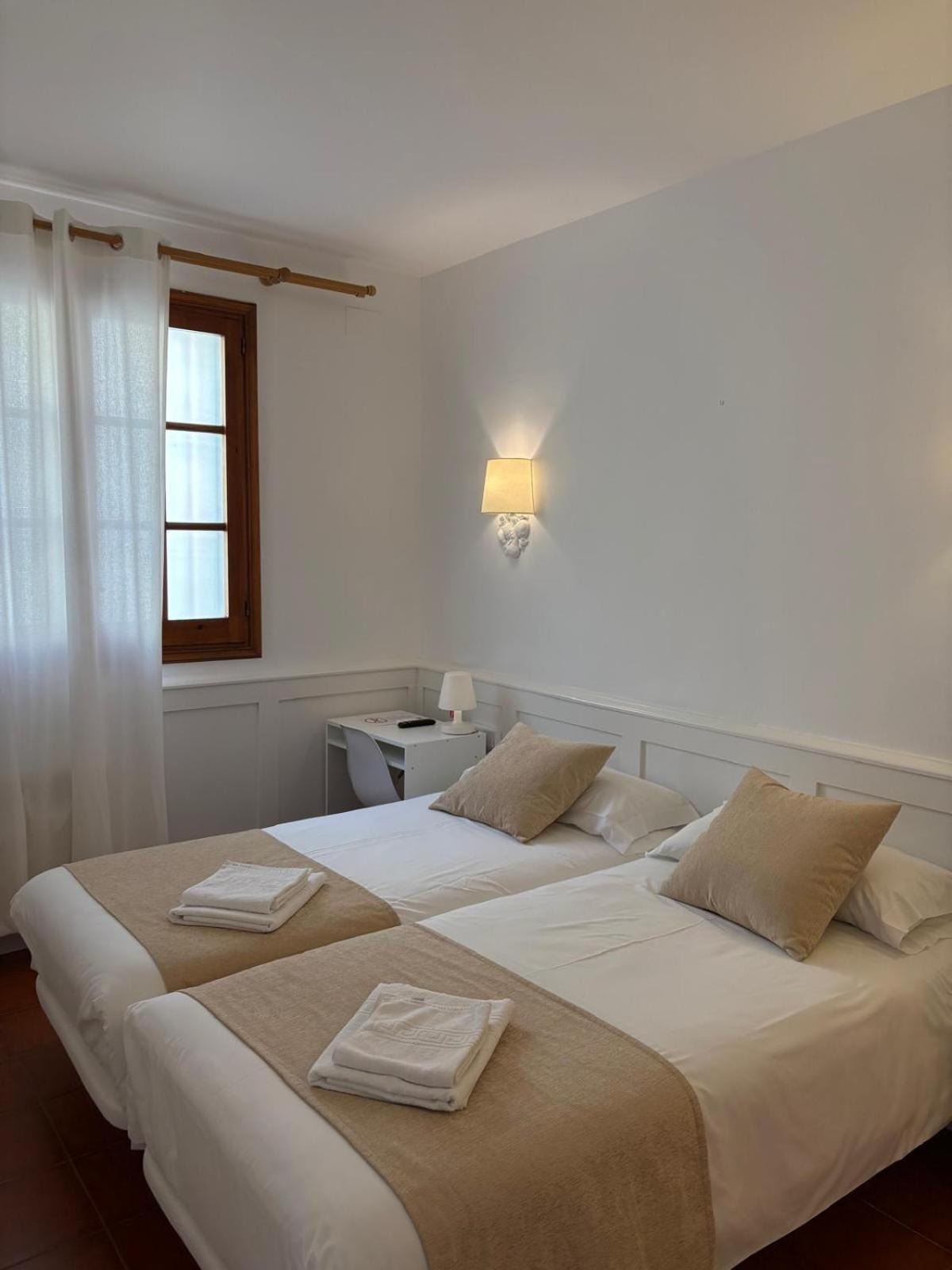 8 Hoteles Baratos en Costa de Barcelona Que Vale la Pena Reservar